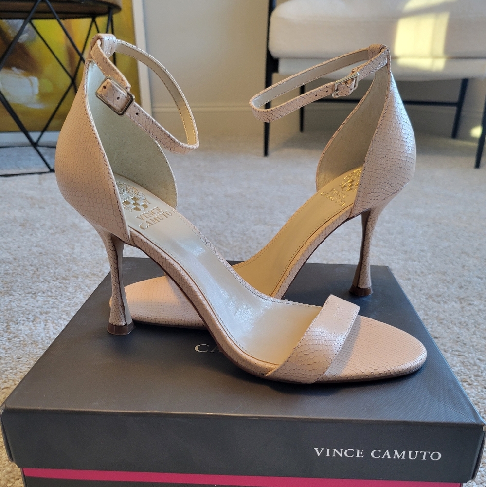 Vince Camuto Ambrinti Dress Sandals